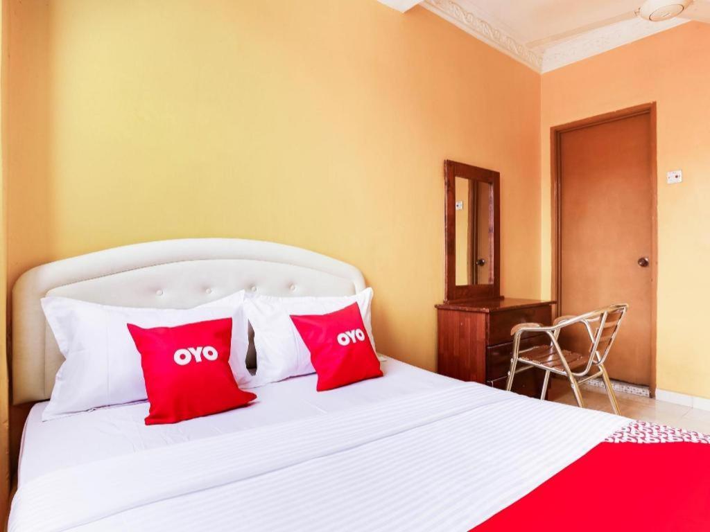 Oyo 89406 Lucky Budget Hotel นิไล ภายนอก รูปภาพ