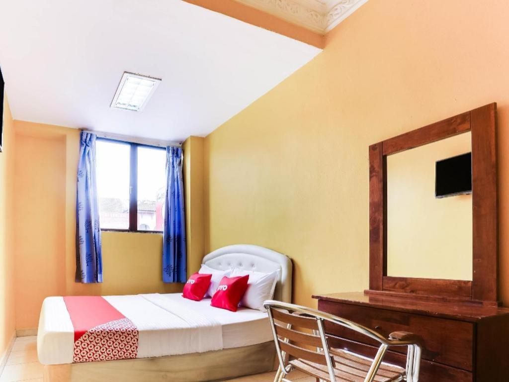 Oyo 89406 Lucky Budget Hotel นิไล ภายนอก รูปภาพ