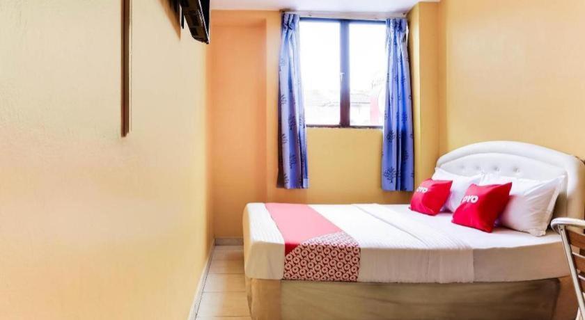 Oyo 89406 Lucky Budget Hotel นิไล ภายนอก รูปภาพ