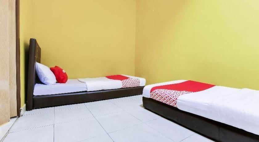 Oyo 89406 Lucky Budget Hotel นิไล ภายนอก รูปภาพ