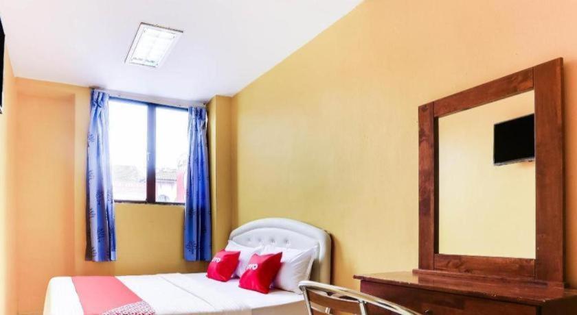 Oyo 89406 Lucky Budget Hotel นิไล ภายนอก รูปภาพ